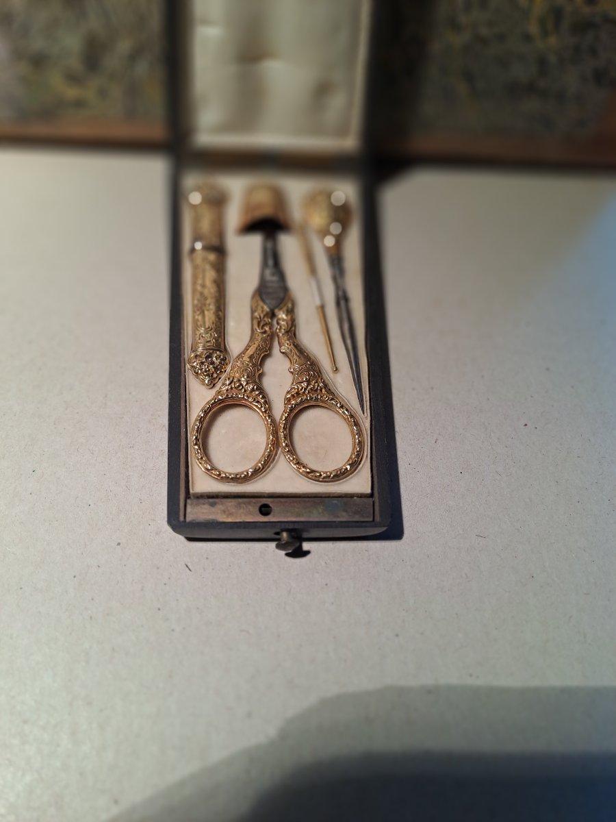 Complete 19th Century Gold Sewing Kit Box-photo-3