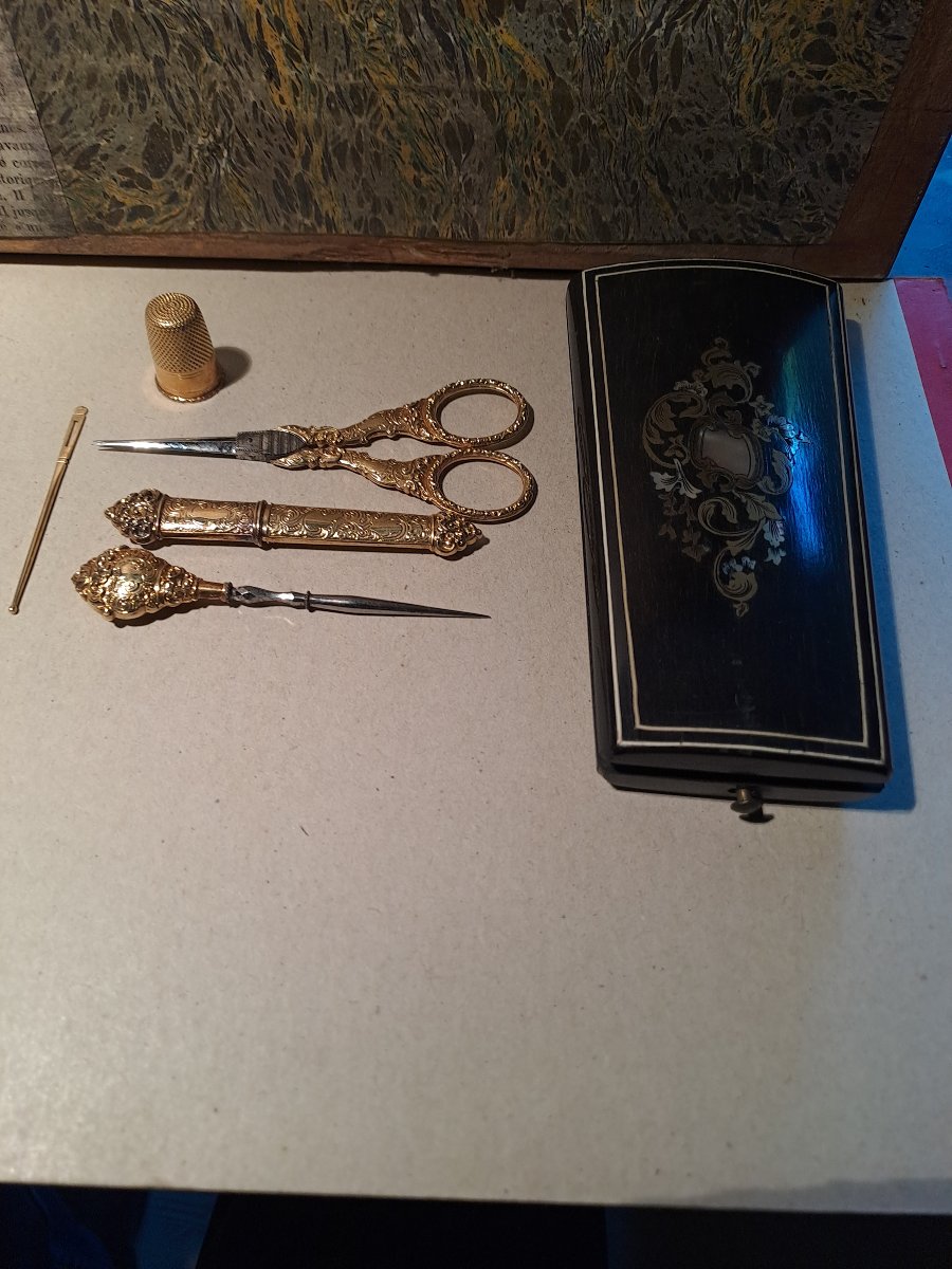 Complete 19th Century Gold Sewing Kit Box-photo-4