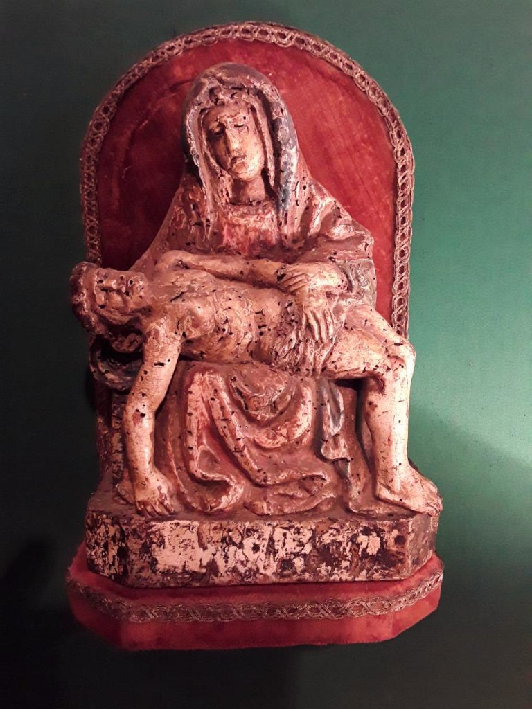 Pieta  en bois polychrome   époque  15e siècle  est de la France?