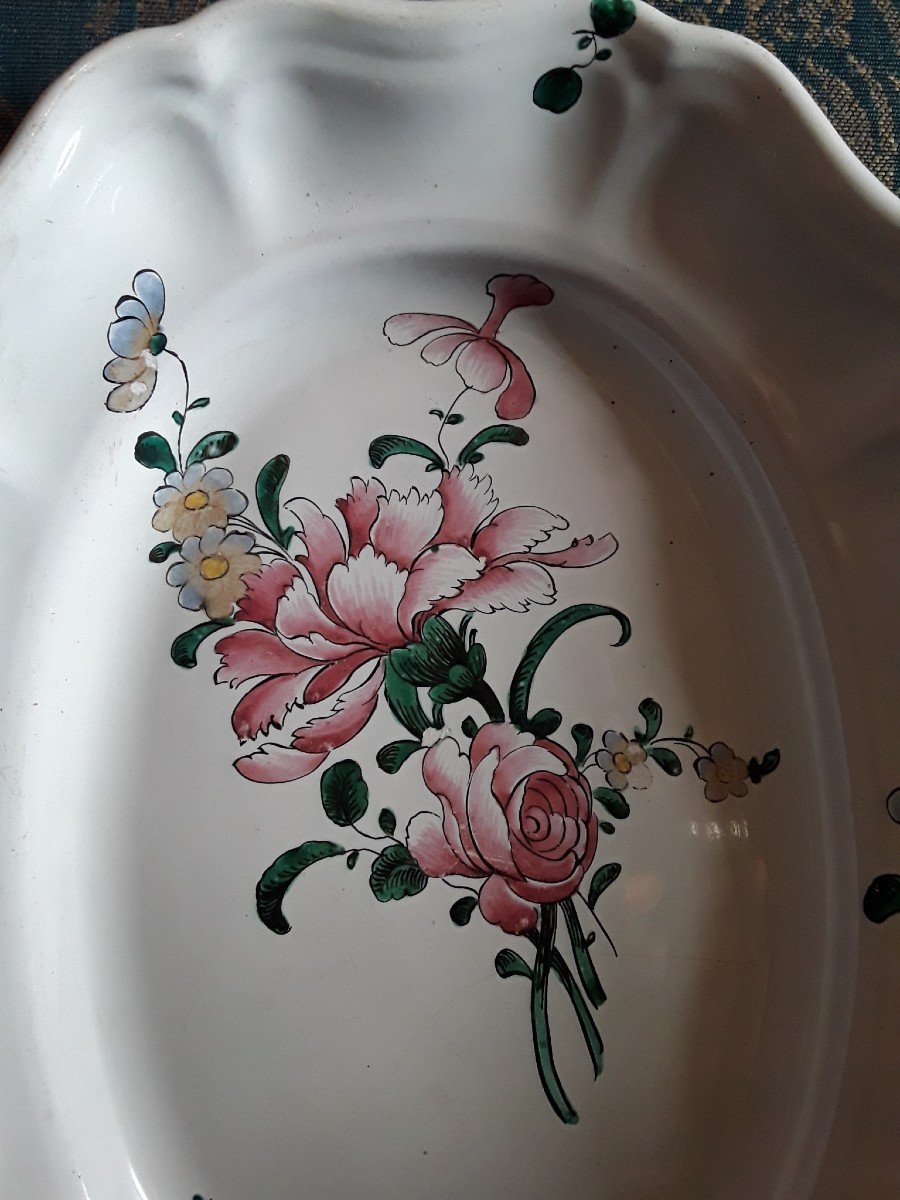 Strasbourg Plat  De Forme Chantournee  à Decor Polychrome De Fleurs Fines époque 18e Hannong-photo-2