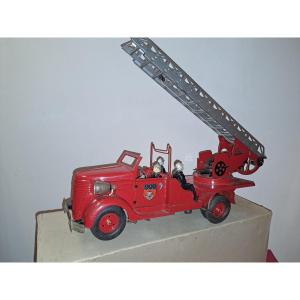 VEBE  camion de pompiers  époque  1950 jouet en tôle 