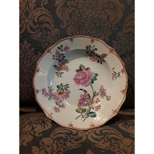 Chine Compagnie Des Indes Rare  Assiette  à Decor De Fleurs  Inspirée  De Meissen époque 18e Si