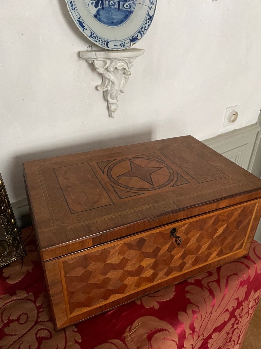 Large Marquetry Box With Original Key-photo-2