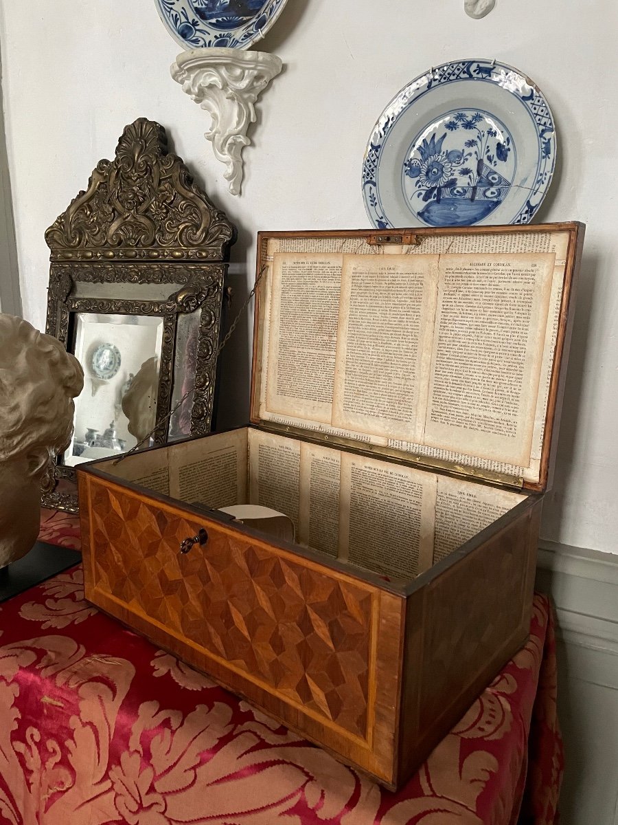 Large Marquetry Box With Original Key-photo-4