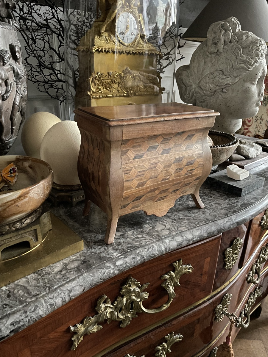 Petite commode de métrise avec marqueterie-photo-2