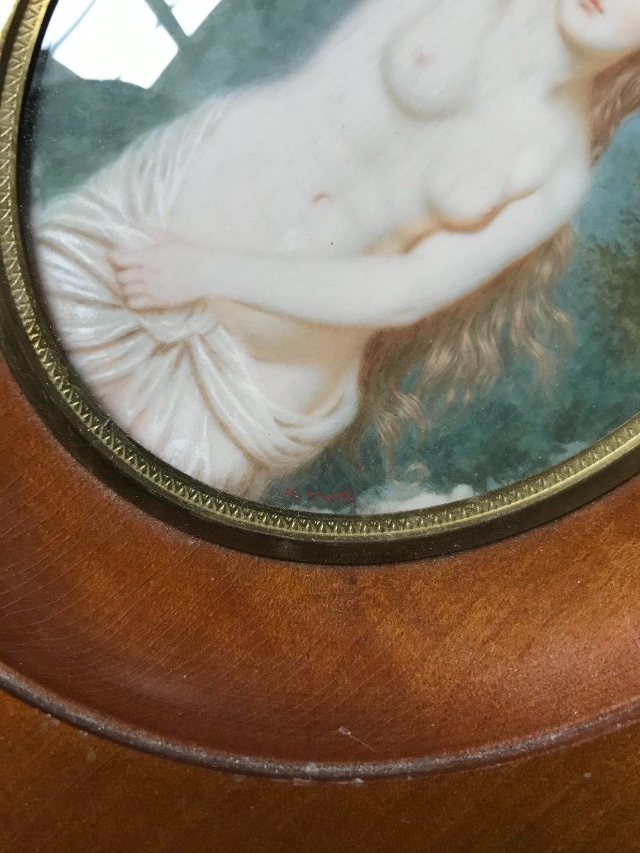 Naked Woman Painted On Ivory-photo-2