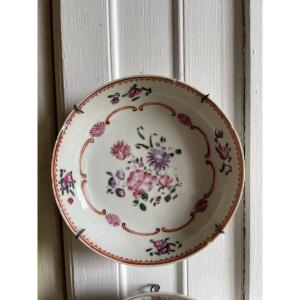 4 Small Famille Rose Plates 