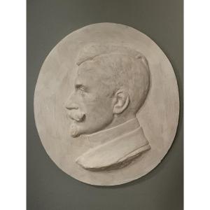 Medaillon en platre d’ Alfred Belpaire