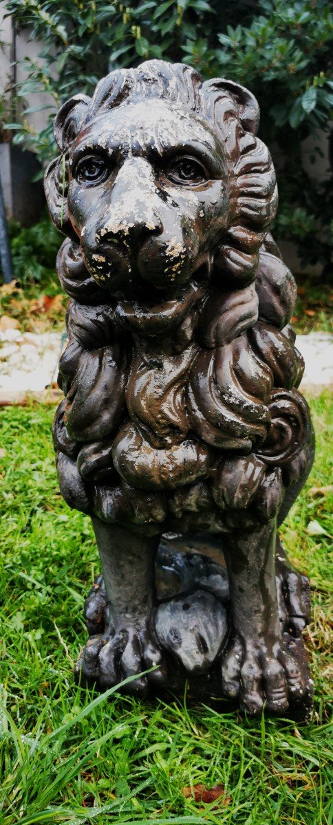 Pair Of Sitting Lions-photo-2