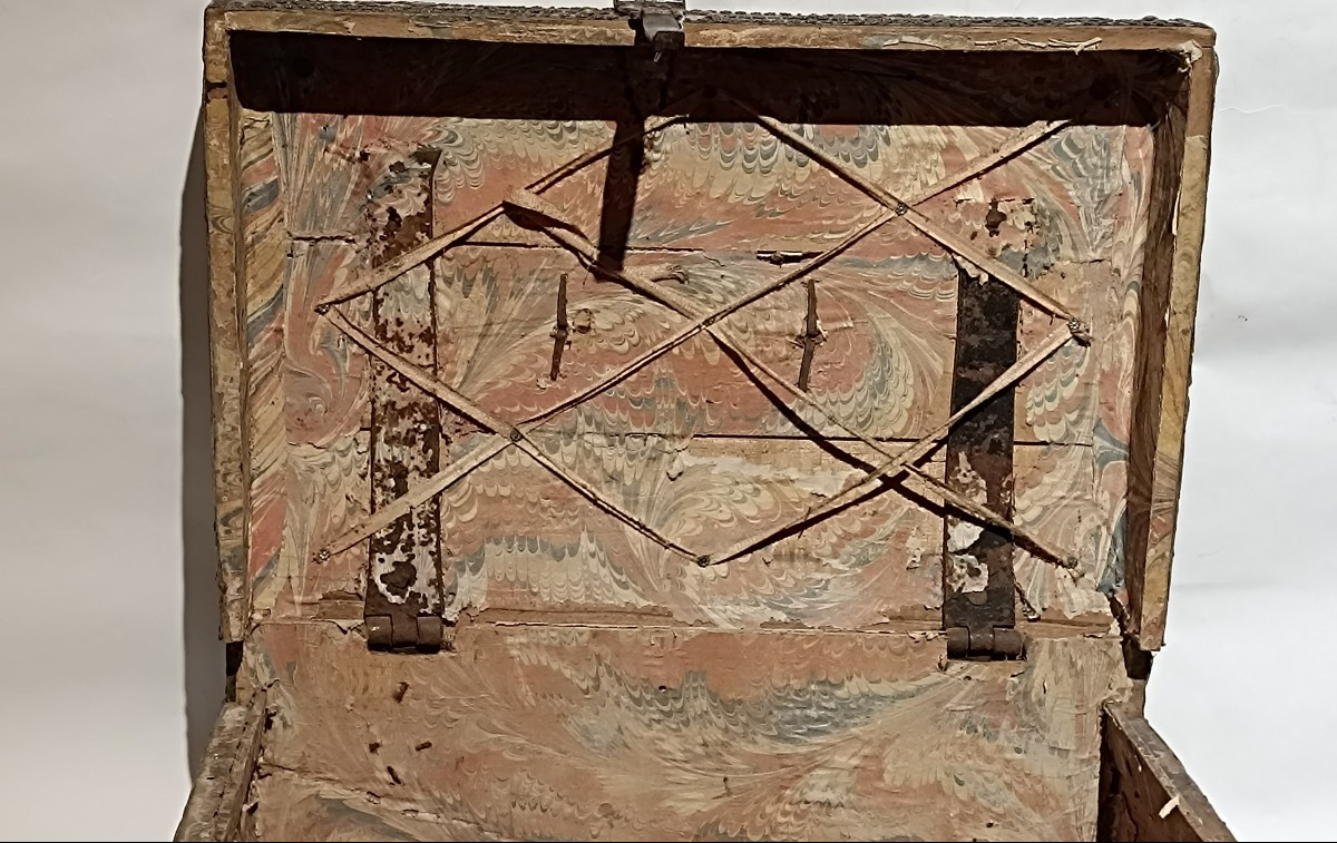 Coffret en cuir clouté XVIII eme-photo-2