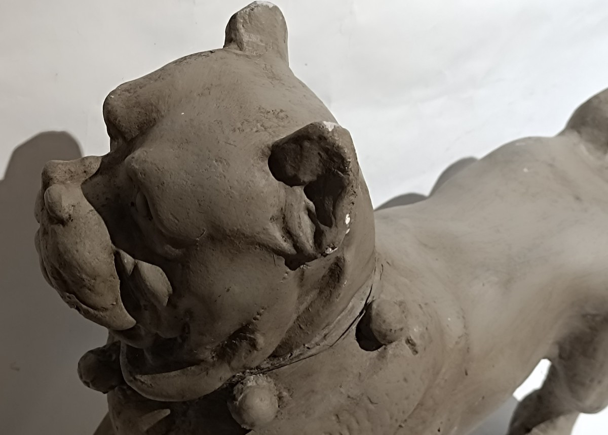 Petit chien en ciment-photo-4