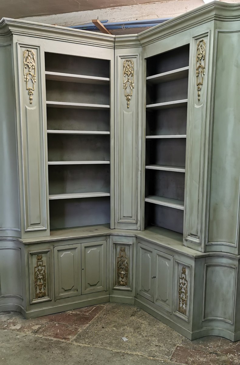 Bibliothèque d angle de  boiserie 