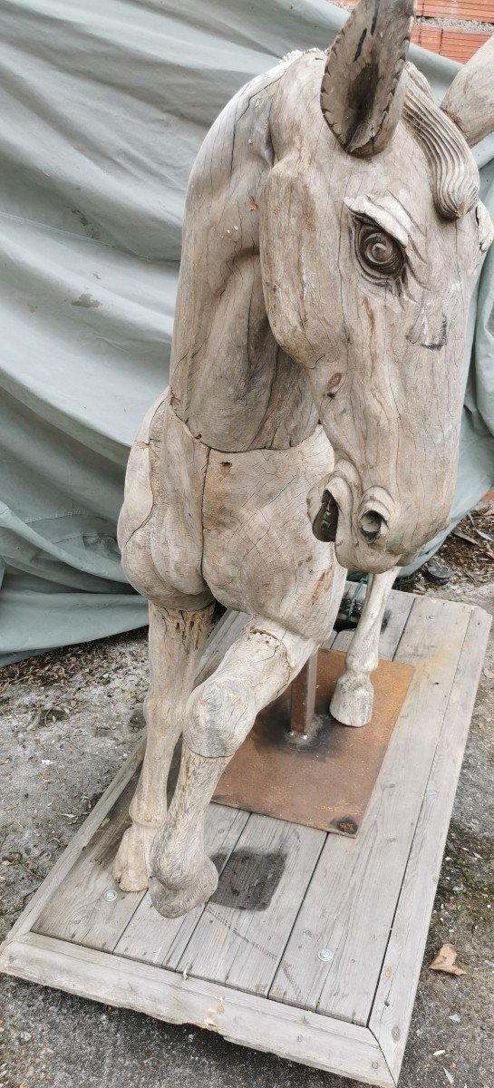 Cheval En Bois Sculpté Dans La Masse -photo-2