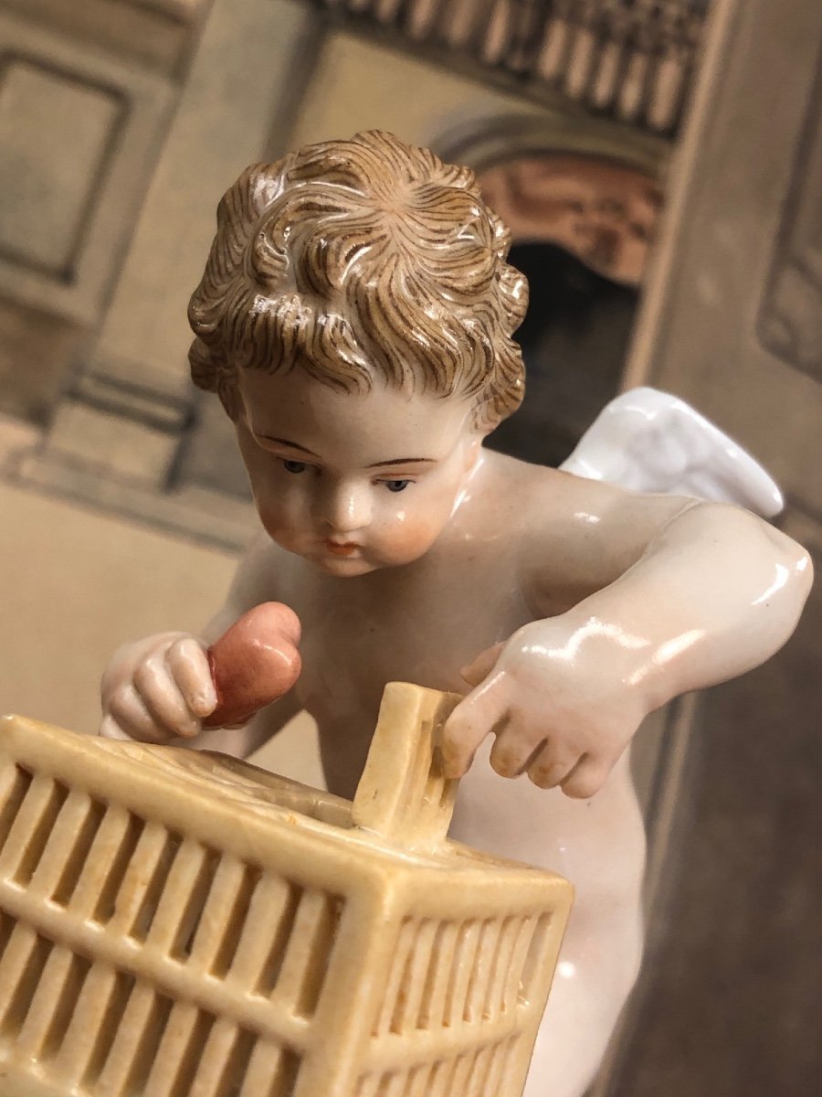 Cupidon "Je le Captive" Porcelaine de Meissen-photo-3
