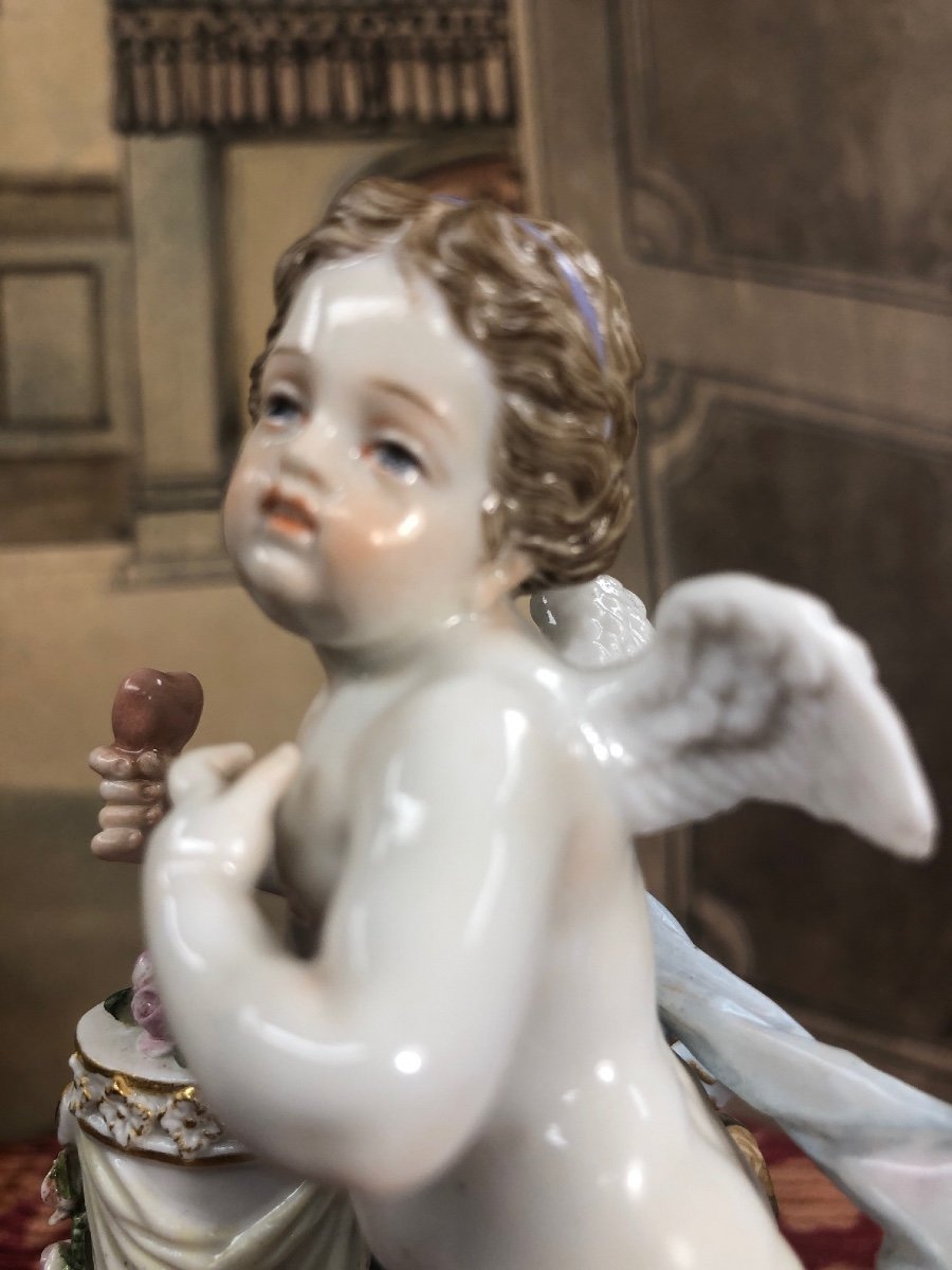 Cupidon "Un me suffit" porcelaine de Meissen-photo-4