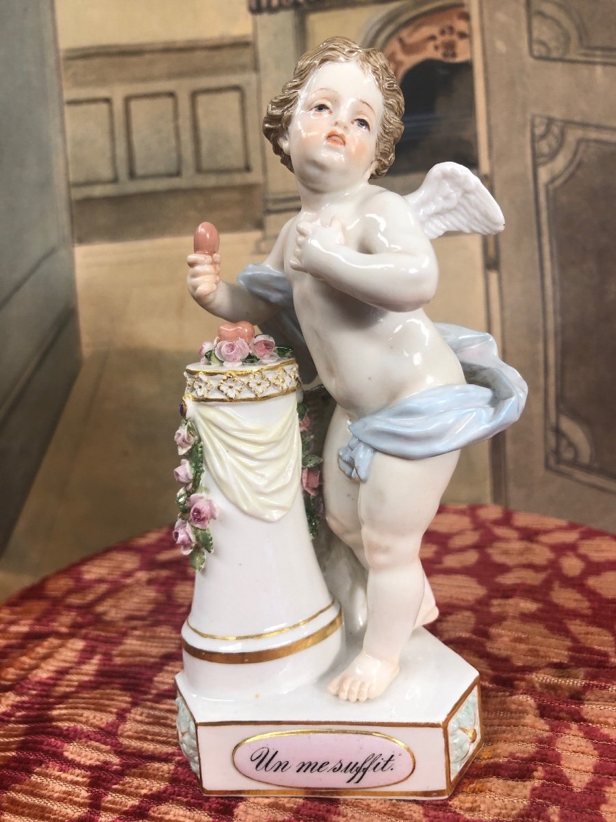 Cupidon "Un me suffit" porcelaine de Meissen