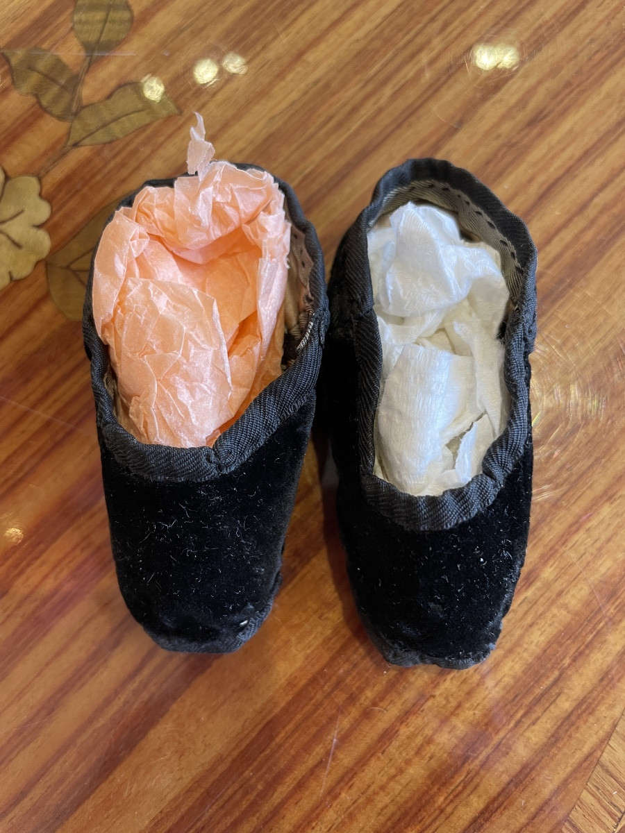 Chaussures Très Anciennes En Velours Pour Poupée Pauline