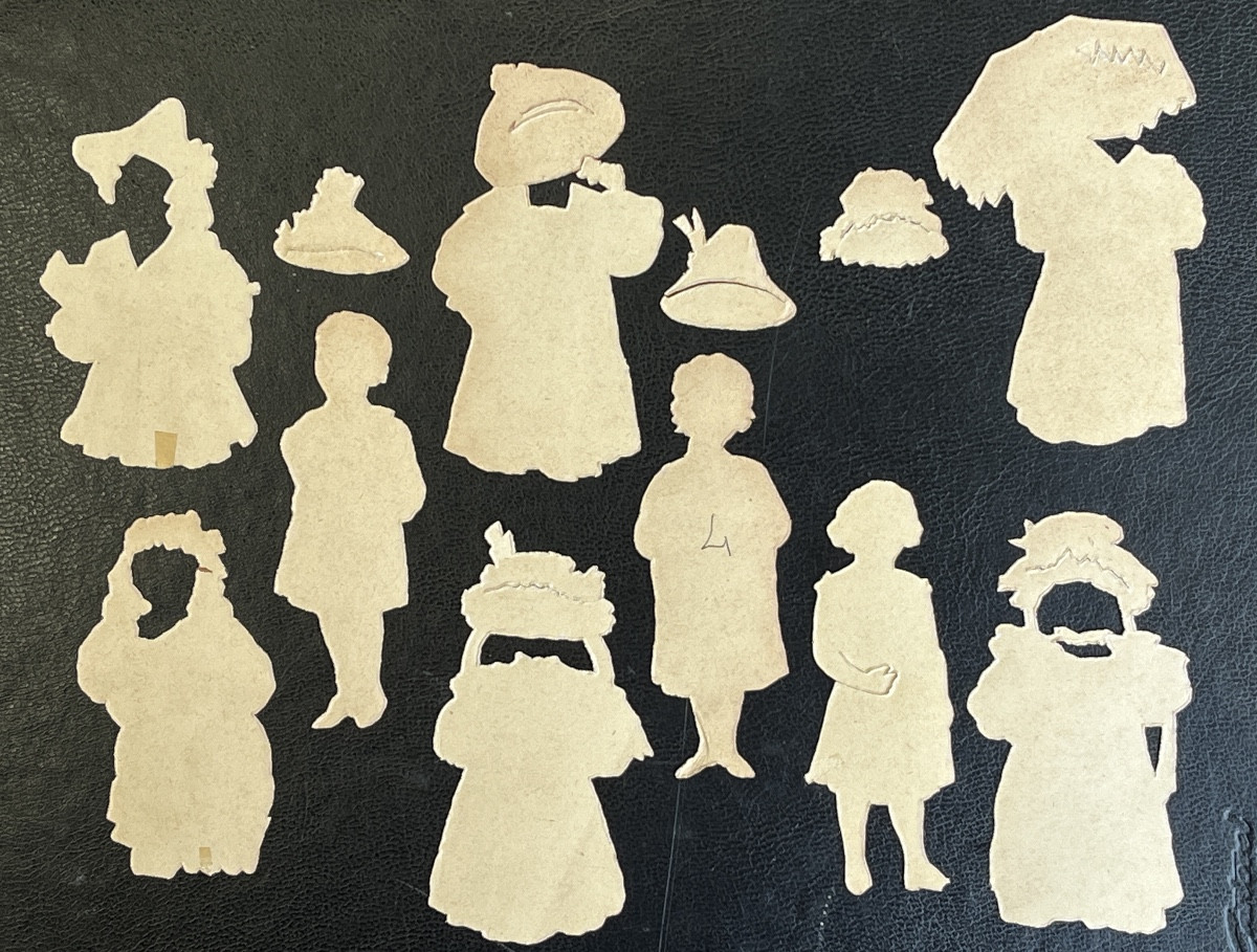 Set Of 3 Paper Dolls And 6 Printed Dresses By Raphael Tuck-photo-2