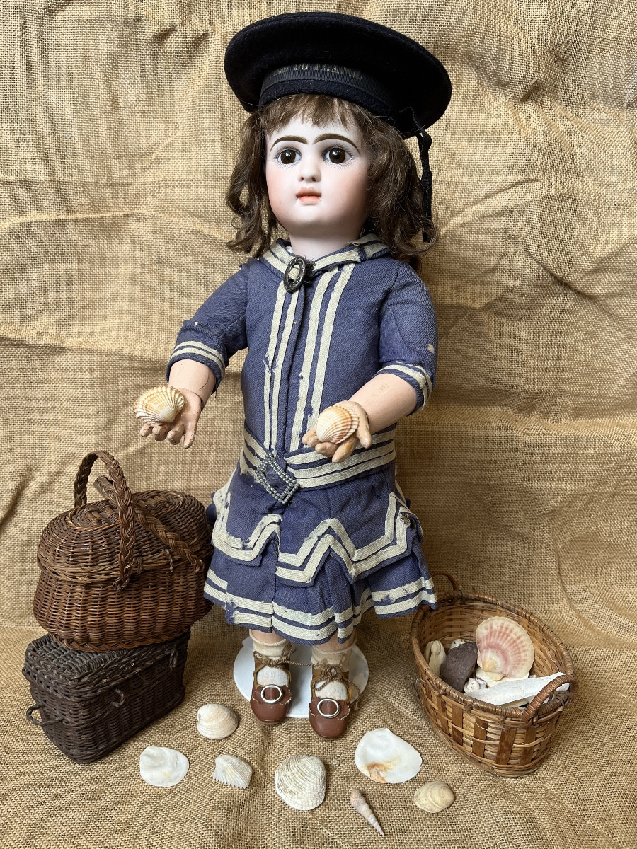 Expressive Bébé Jumeau With Unusual M Marking