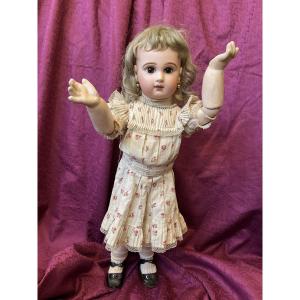 Serene Classic Jumeau Bebe With The Incised Marking “jumeau Depose” In Size 10