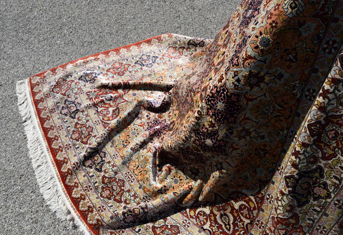 Egyptian Oriental Rug, Pure Silk: 2.00 X 2.00 Meters - Handmade - "galerie Sardje"-photo-1