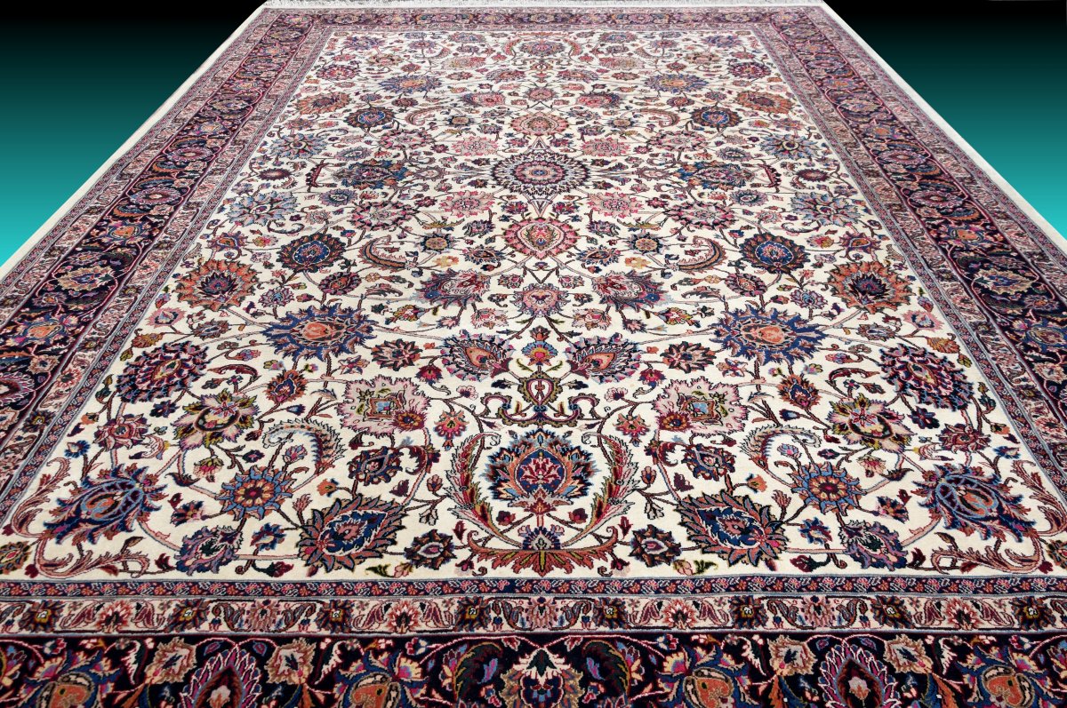 Iranian Mashad Oriental Rug, Wool And Silk – Signed "saber" – 210 X 300 Cm – "galerie Sardje"-photo-1