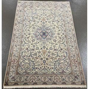 Tapis d'Orient Iran Naïn Laine et Soie : 1.35  X 2.05 mètres