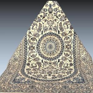 Large Nain Oriental Rug (iran) Made Of Wool And Silk – 310 X 200 Cm "galerie Sardje"