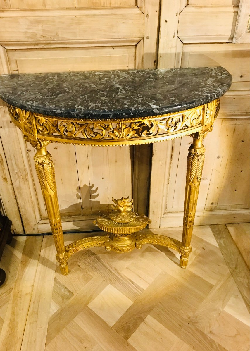 Console Demie lune en bois doré Epoque XVIII eme