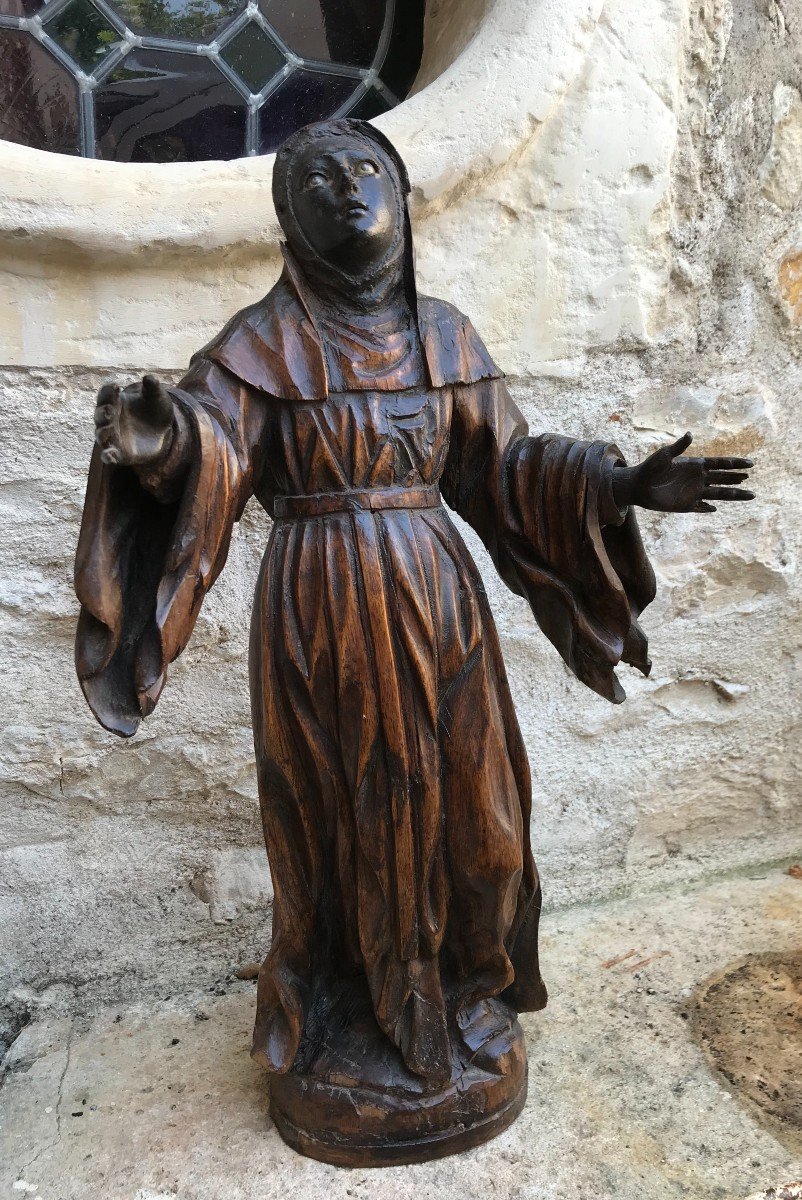 Statue religieuse en  noyer - XVIIème