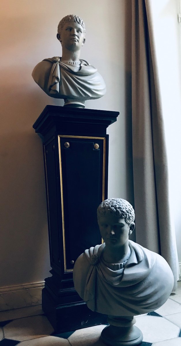 Paire De Bustes D’empereur  Romain En Plâtre Patiné Gris Début XXe 