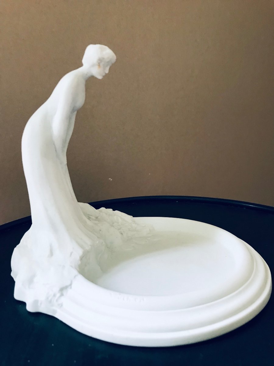 Paul Moreau-vauthier1871-1936) Vide Poche En Biscuit 