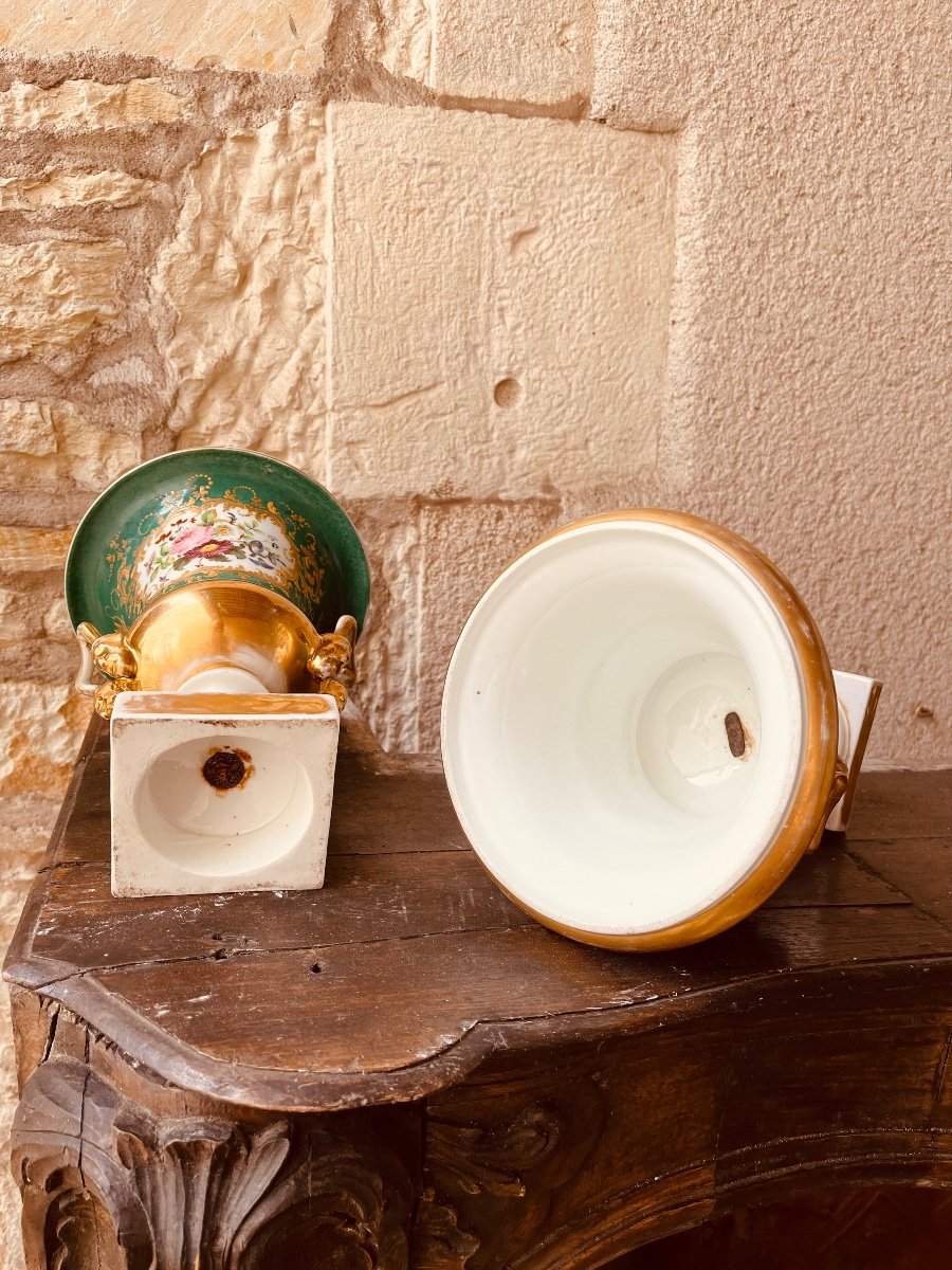 Pairs Of Medici Vases In Paris Porcelain With A Green Background -photo-2