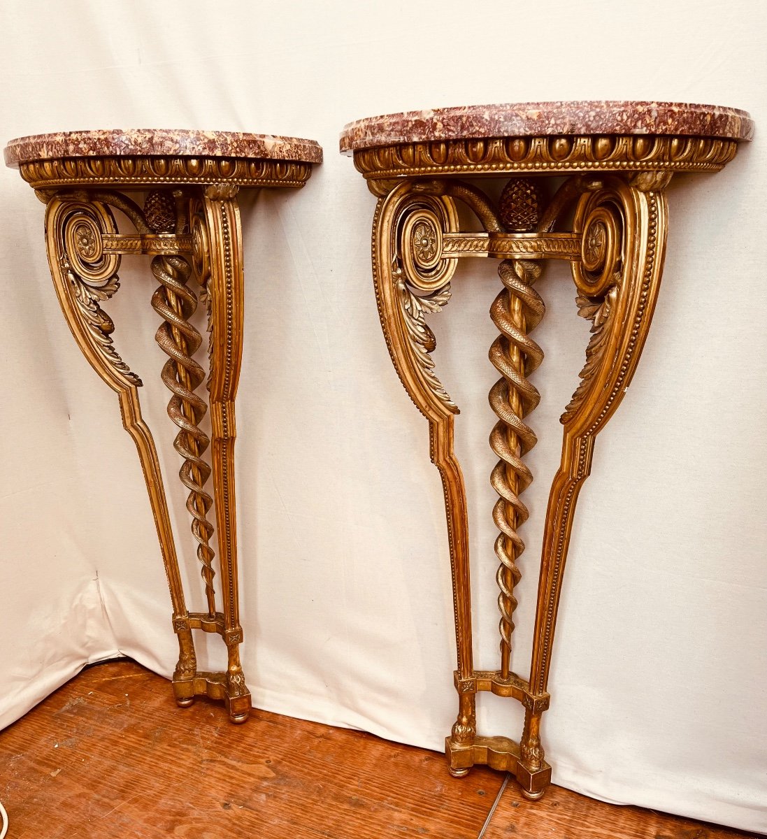 Paire De Consoles En Bois Doré Et Sculpté époque XIXe