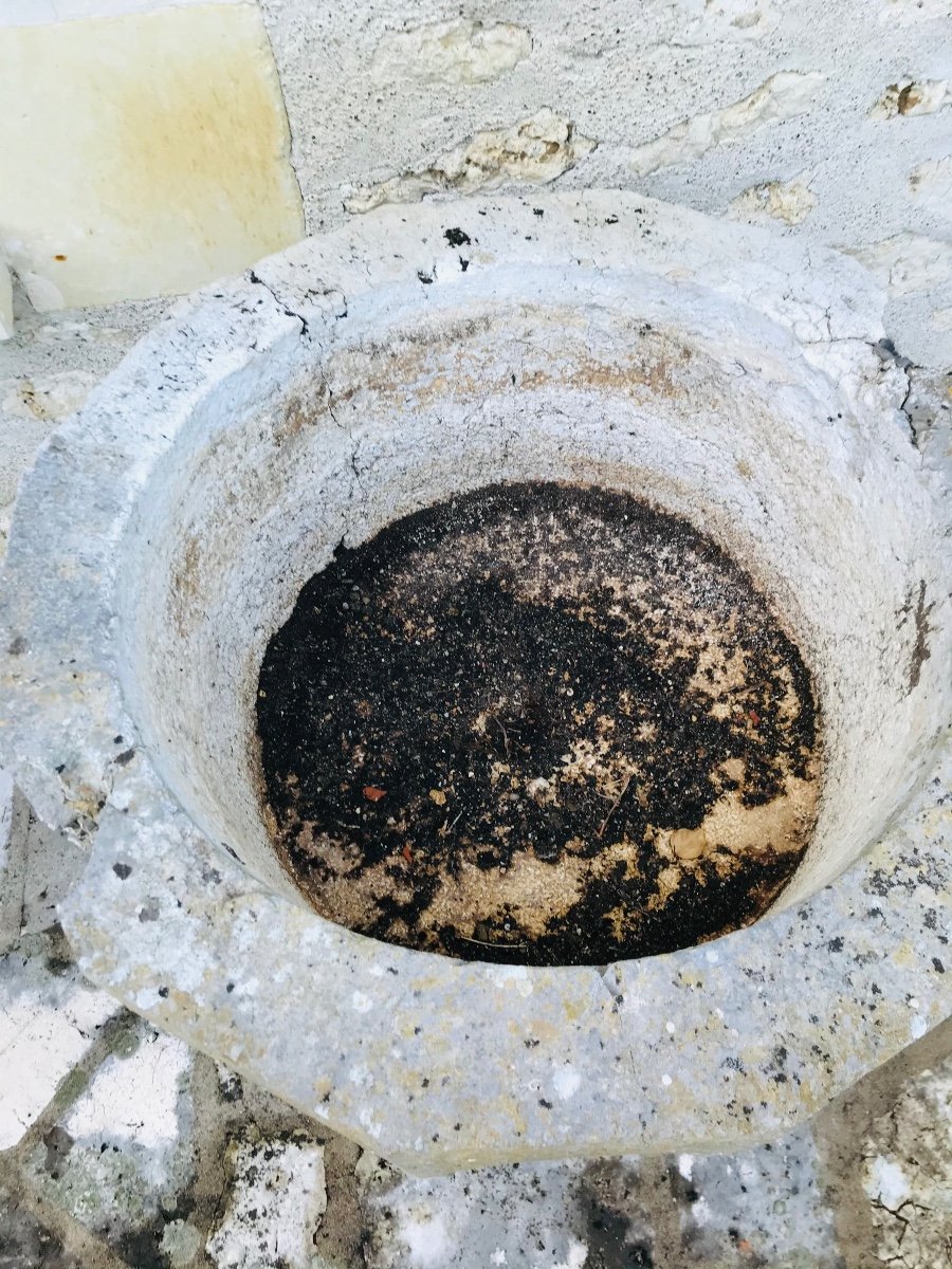 Stone Basin From The End Of The 16th Century-photo-2