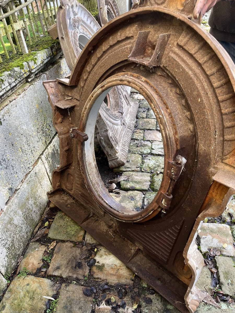 4 Cast Iron Bull's-eye Windows From The Niii Period-photo-3