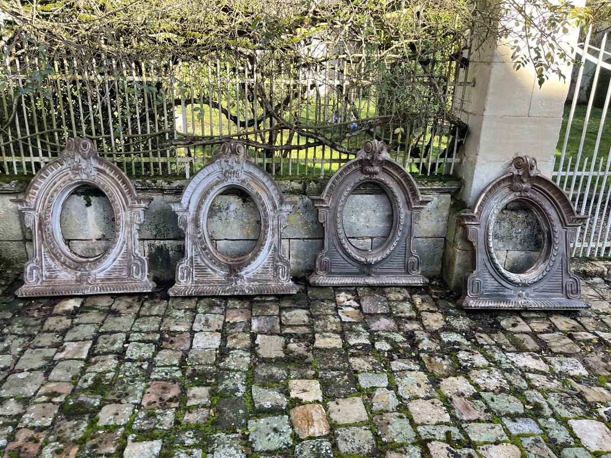 4 Cast Iron Bull's-eye Windows From The Niii Period-photo-5