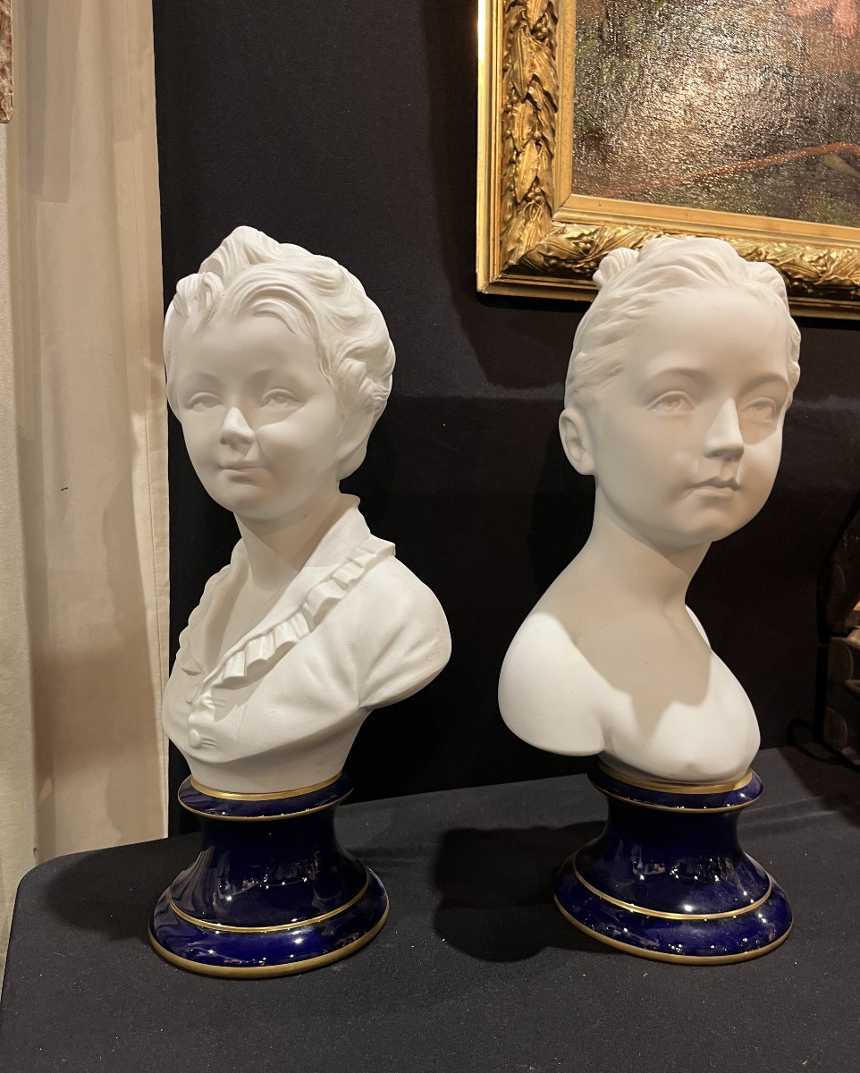 Paire de bustes en biscuit - les enfants Brongniart   