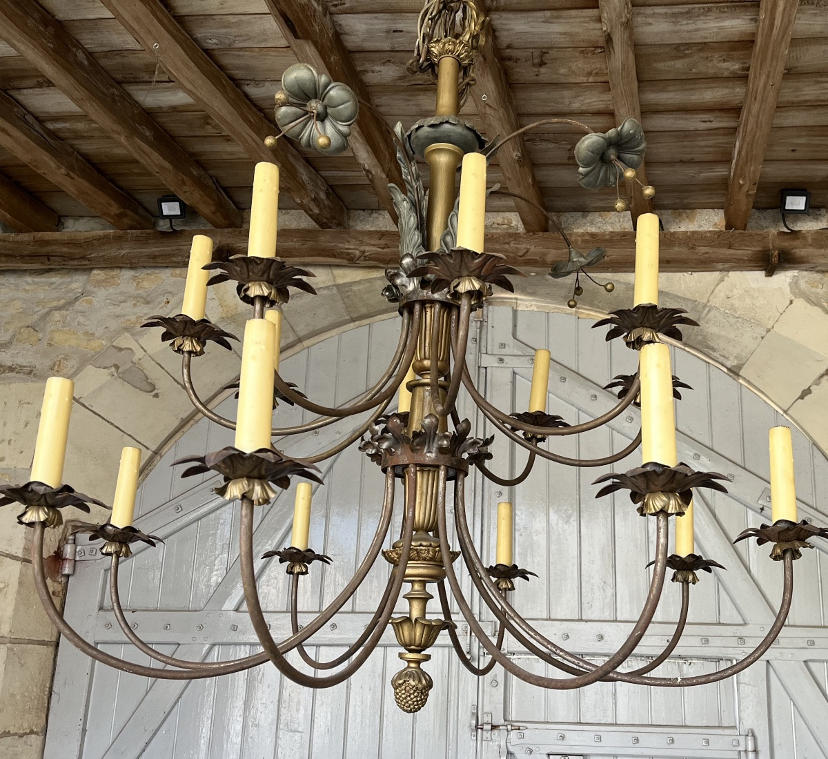 16-arm Chandelier-photo-2