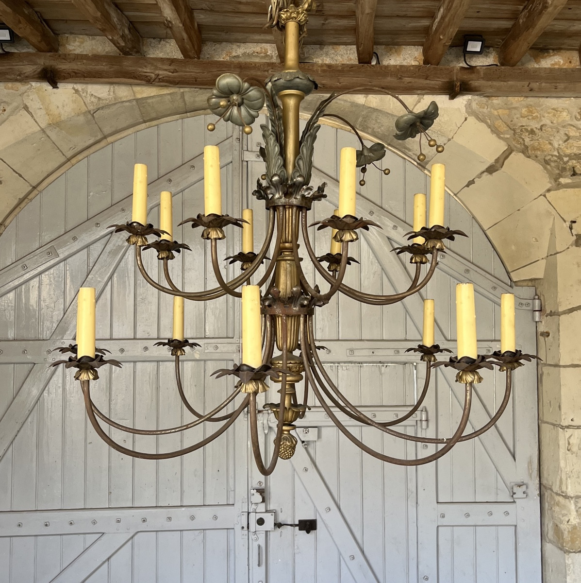 16-arm Chandelier