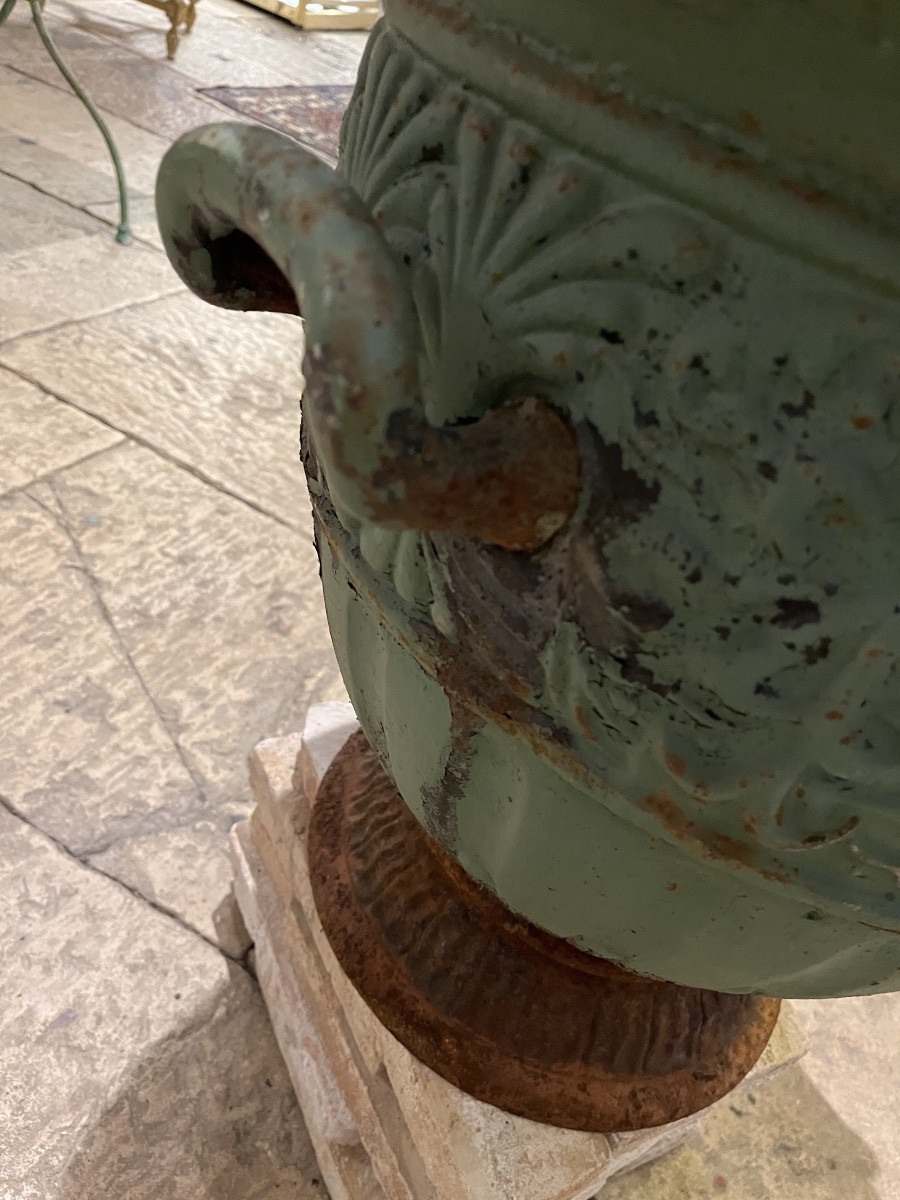Paire de vases en fonte XIXe-photo-1