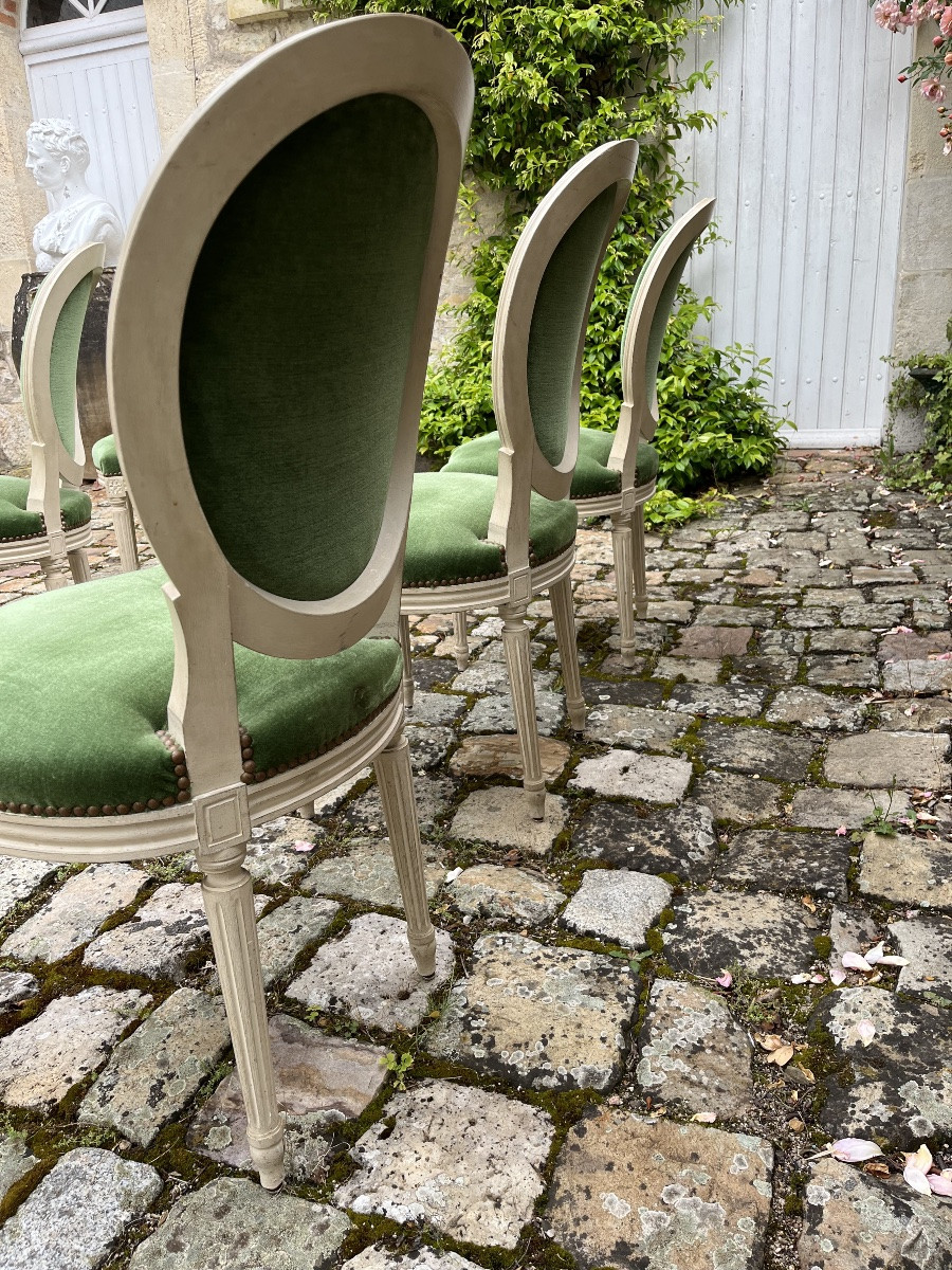 Suite de 6 chaises de style Louis XVI laquées-photo-2