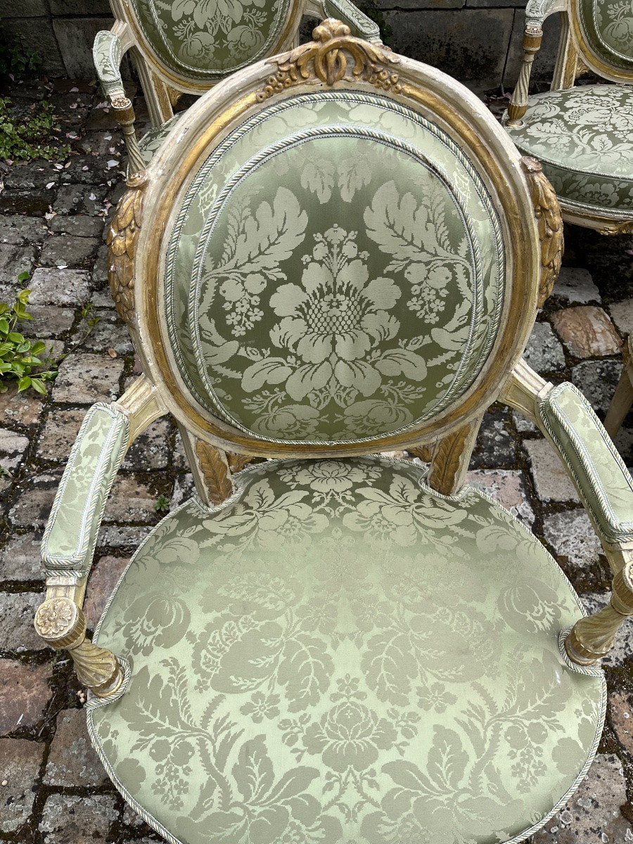 Suite de 4 fauteuils Italien du XVIIIe -photo-3