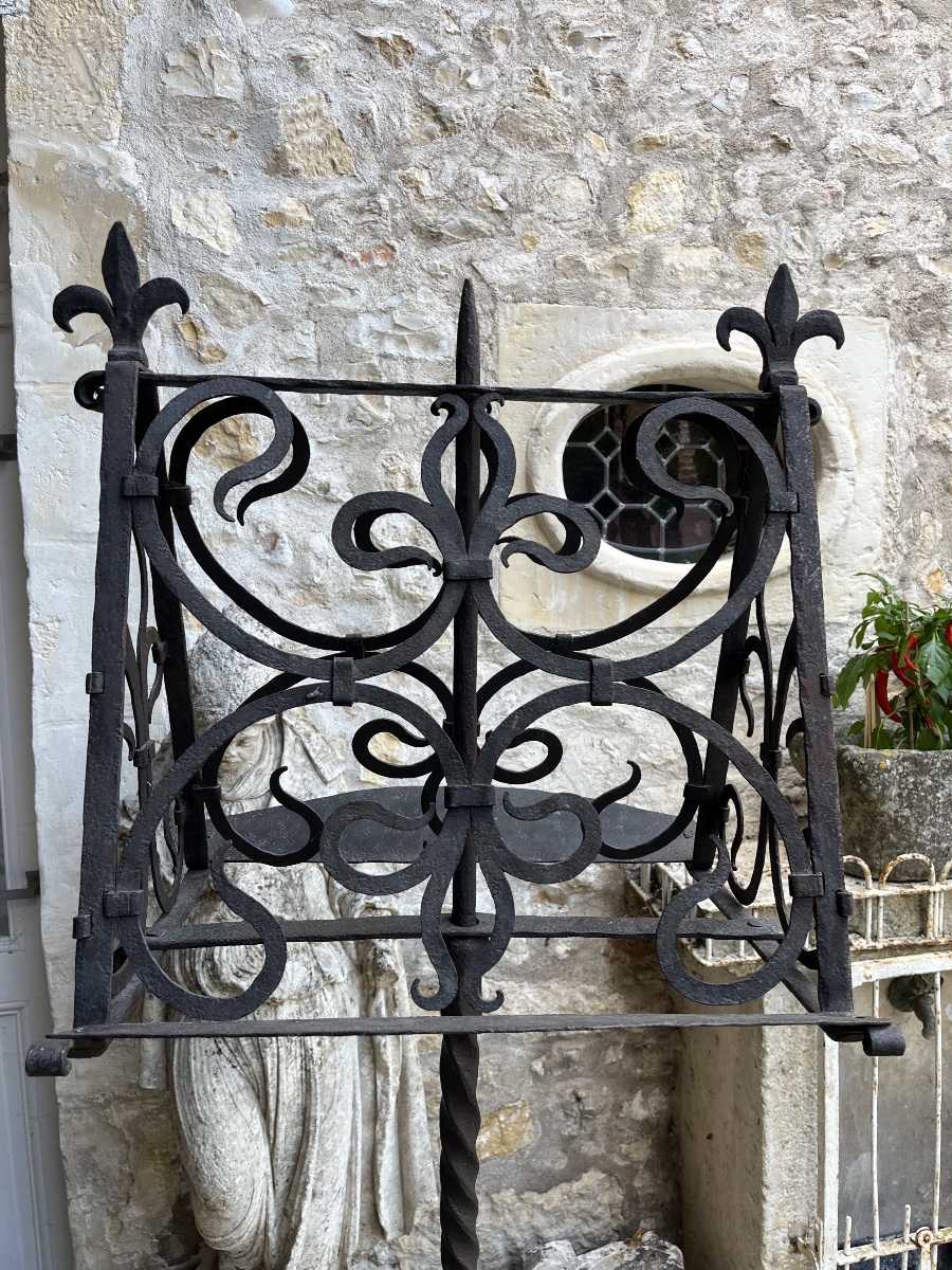 Wrought-iron Lectern With Fleur-de-lis Decoration -photo-3