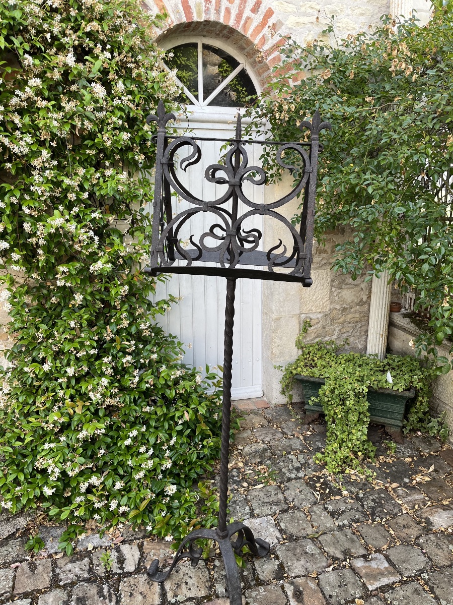 Wrought-iron Lectern With Fleur-de-lis Decoration -photo-1