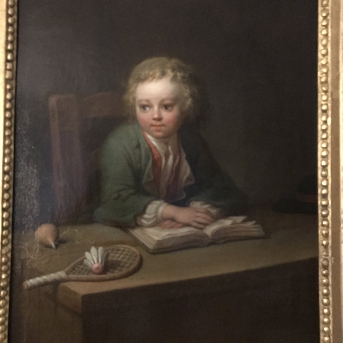 Portrait De Jeune De Garçon à La Lecture-photo-2