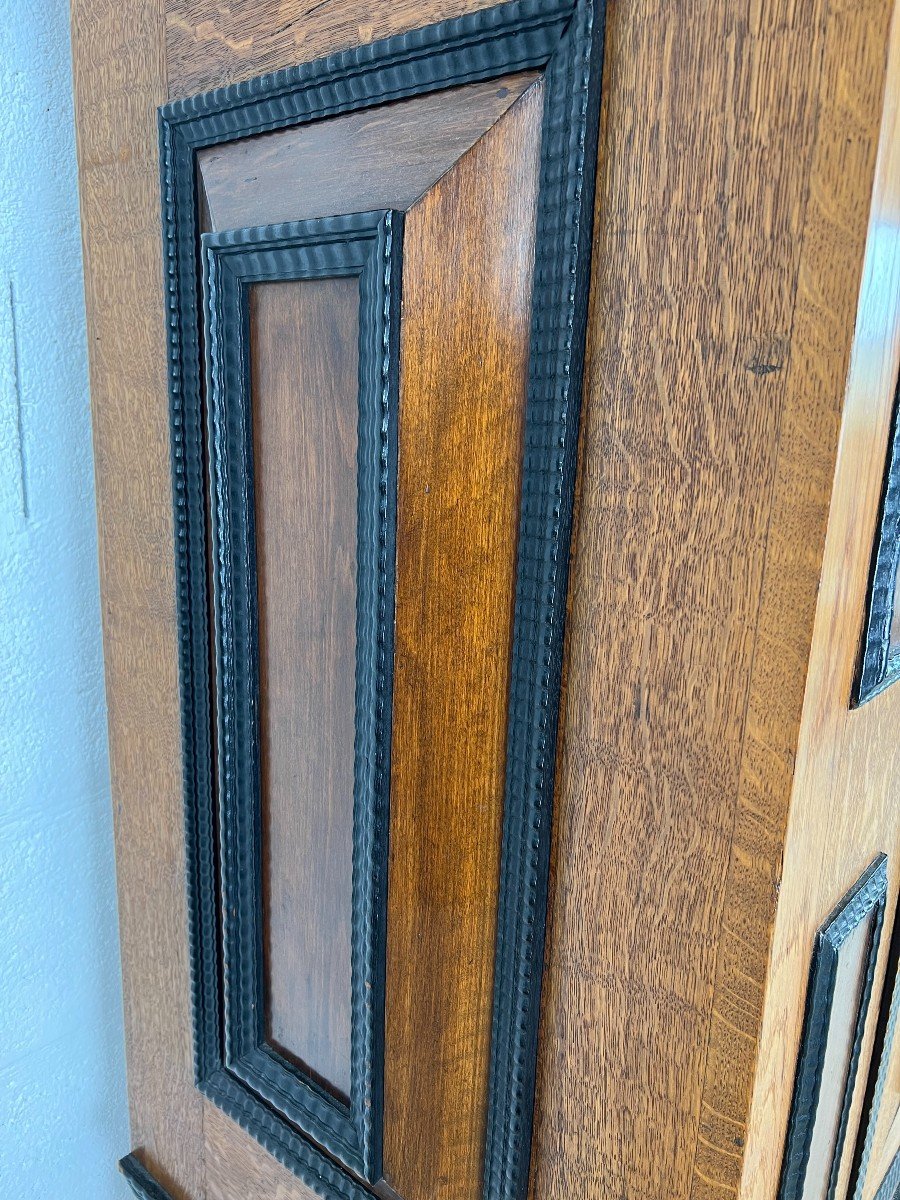 Cabinet On Base With Twisted Columns-photo-4