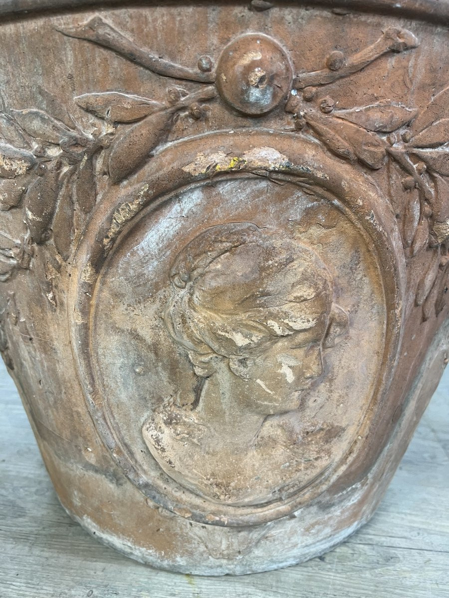 Set Of 3 Large Terracotta Vases With Medallions – 18th Century Inspiration – Early 20th Century-photo-4