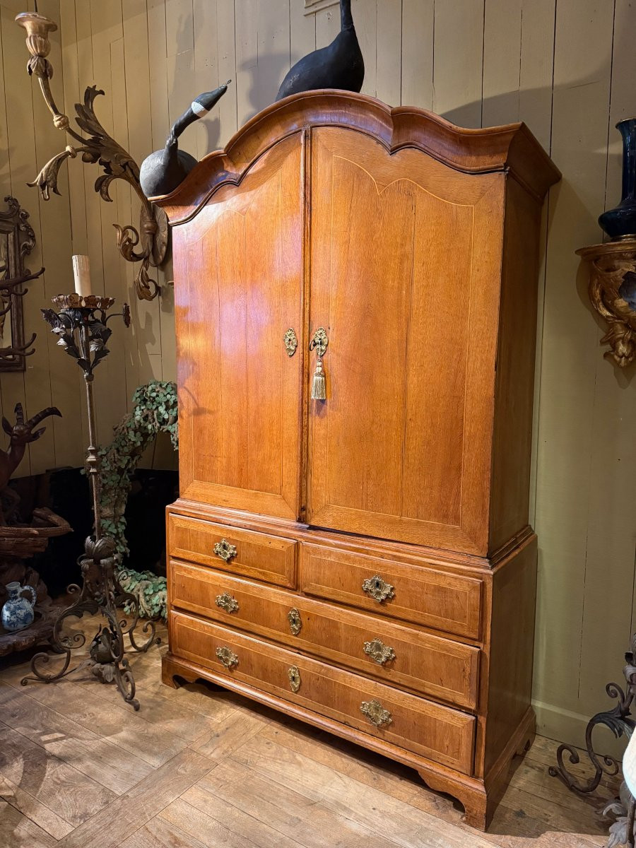 Grand vaisselier double corps en chêne clair – travail régional de style Louis XV, XIXe siècle-photo-3
