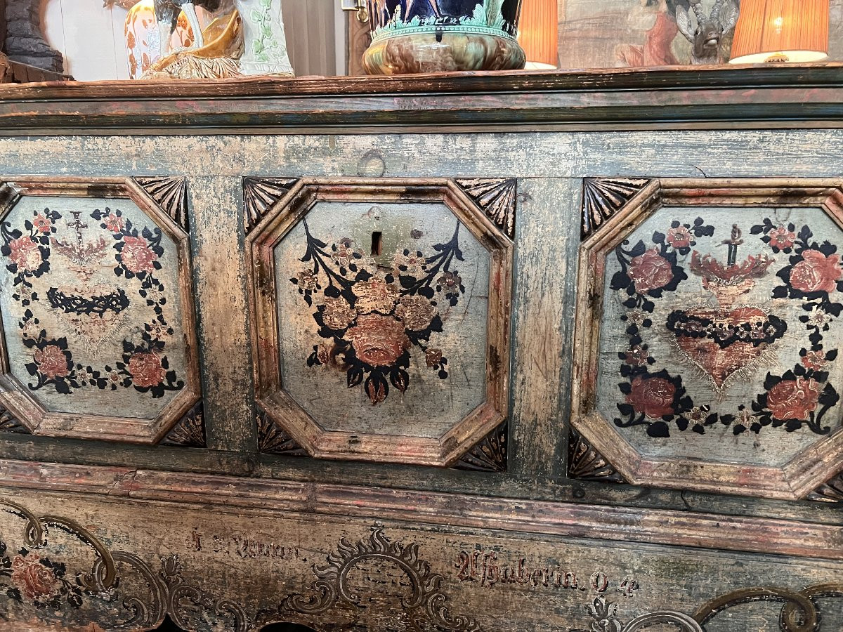 Painted Chest Decorated With Burning Hearts, Transformed Into A Counter – Central Europe, Late 18th Century -photo-1